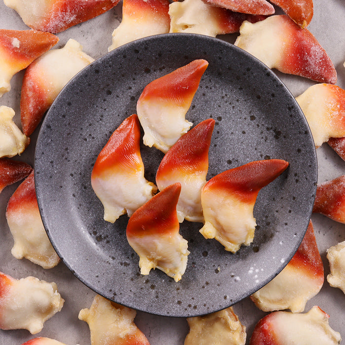 a plate of Canadian Arctic Surf Clam Sashimi (Hokkigai)