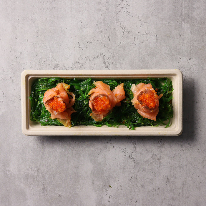 Wakame Salad Platter (Wakame, Smoked Salmon and Tobiko)