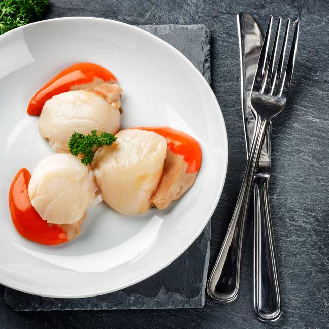 Jumbo Japanese Scallop Meat Roe-on per kg (Frozen)
