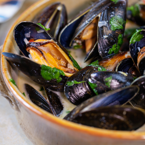 Recipe - Steamed Mussels in Wine | FishMe! Seafood Delivery