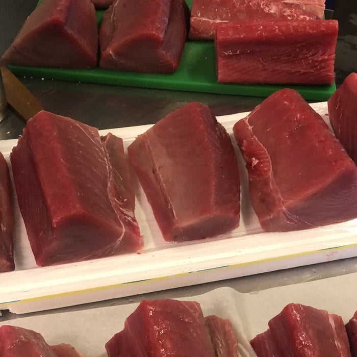 Fresh Sashimi-Grade Yellowfin Tuna Loin per kg